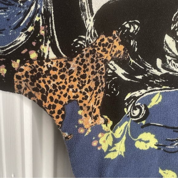 Free People Catch Me If You Can Cheetah/Leopard Novelty Print Art to Wear Top S - Picture 10 of 13